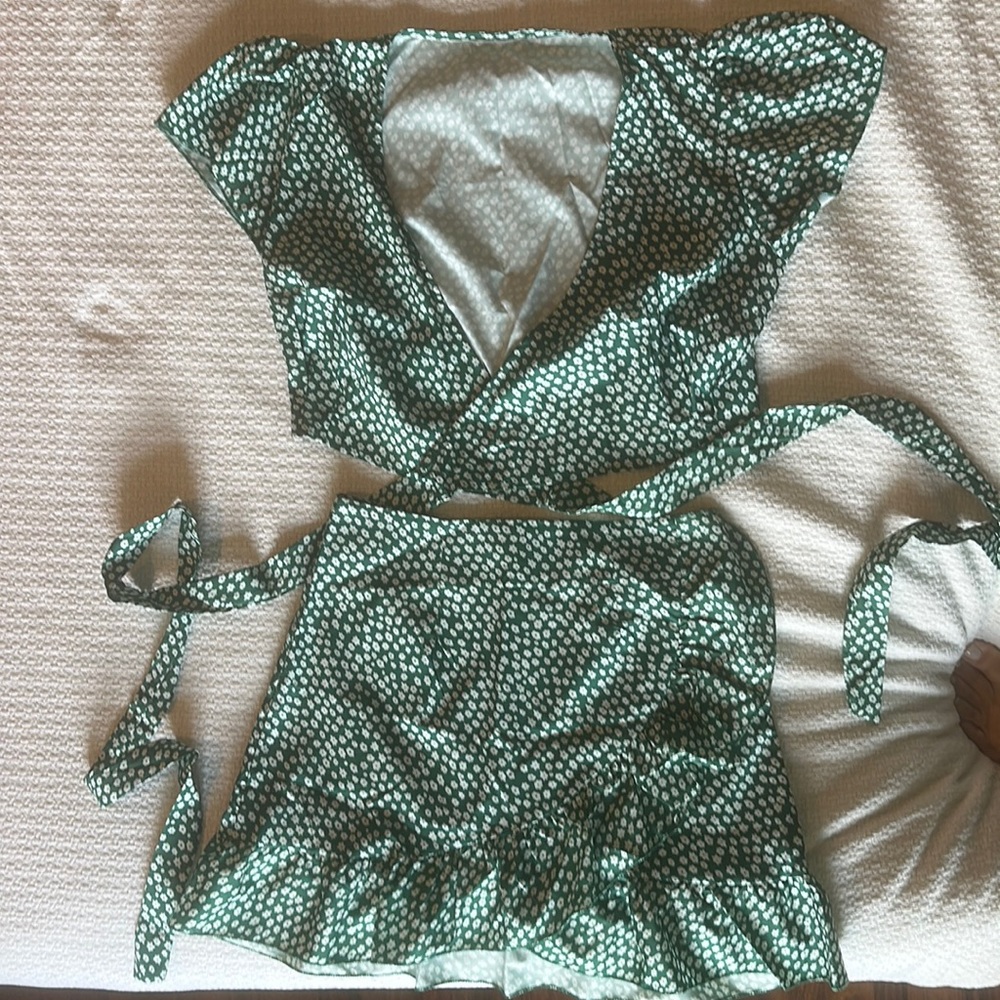 SHEIN, green 2 piece outfit, size M
